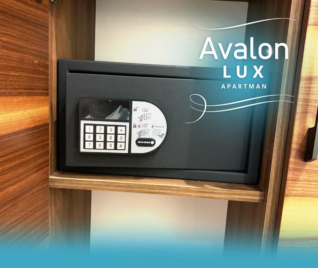 Avalon Lux Studio Apartment Novi Sad Exterior foto